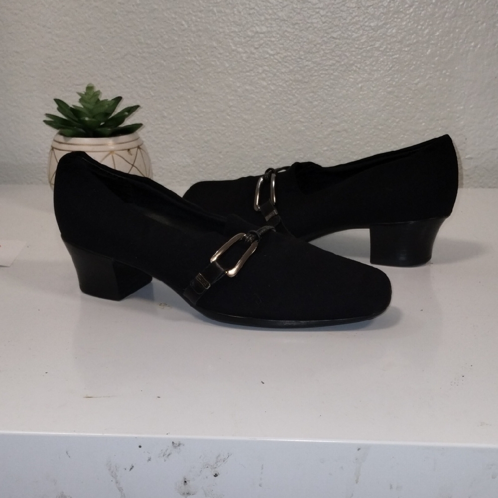 Munro Black Women's Loafers with Metal Accent